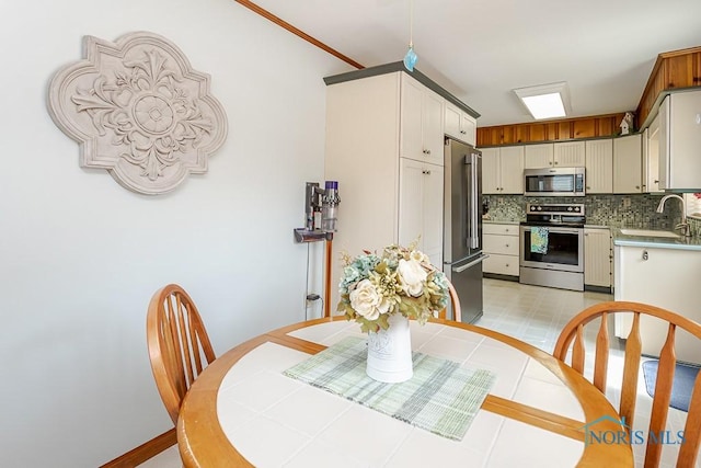 160 Wilkshire Dr, Waterville, OH 43566 - view of dining area