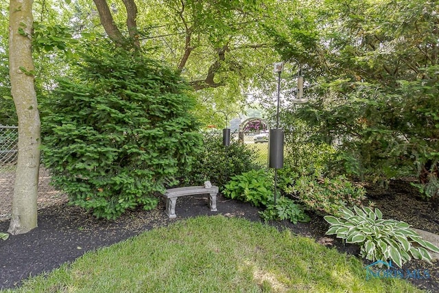 160 Wilkshire Dr, Waterville, OH 43566 - view of yard