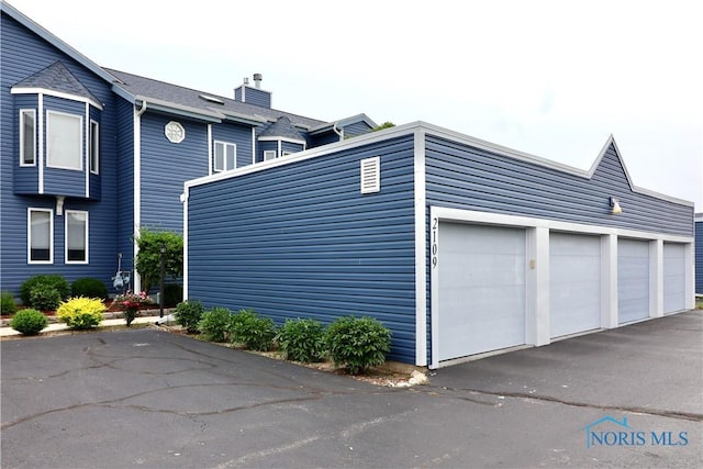 2109 Ottawa River Rd Unit 3C, Toledo, OH 43611 - view of garage
