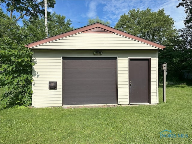 5916 E Benalex Dr, Toledo, OH 43612 - view of detached garage