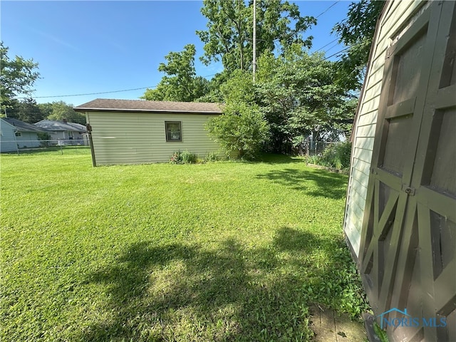 5916 E Benalex Dr, Toledo, OH 43612 - view of yard