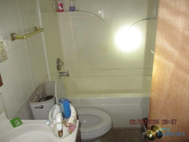 100 S Crissey Rd, Holland, OH 43528 - full bath with washtub / shower combination