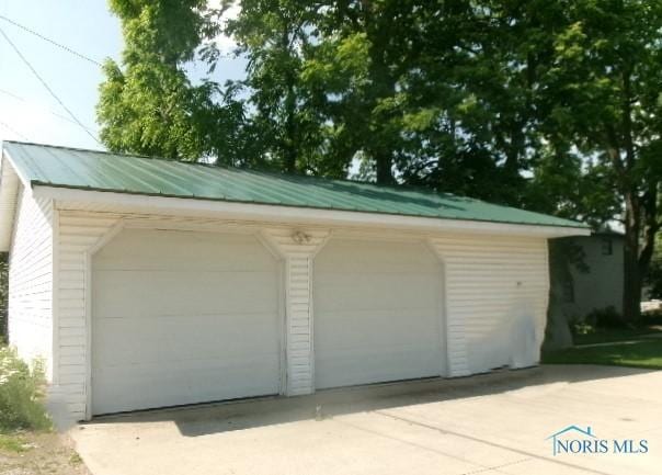 252 N Walnut St, Ottawa, OH 45875 - view of detached garage