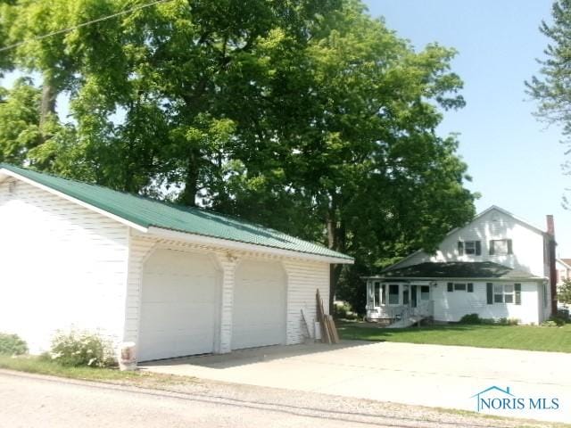 252 N Walnut St, Ottawa, OH 45875 - view of detached garage