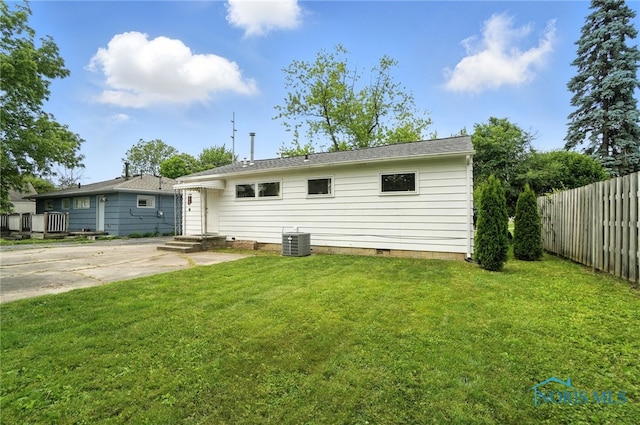 1022 Clough St, Bowling Green, OH 43402 - back of house featuring crawl space