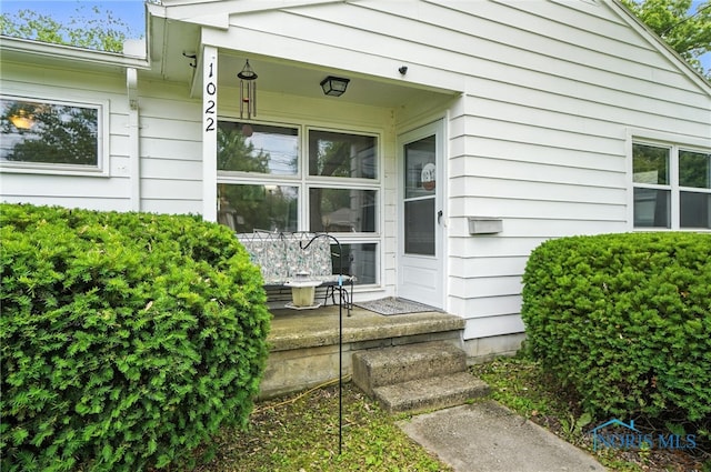 1022 Clough St, Bowling Green, OH 43402 - entrance to property featuring covered porch