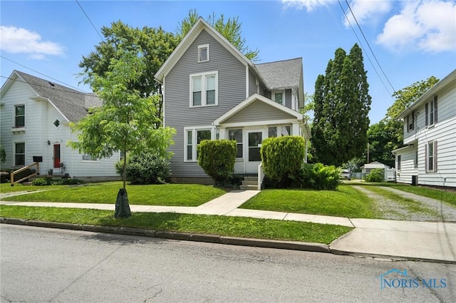 418 S Grove St, Bowling Green, OH 43402 - view of front of property with a front yard