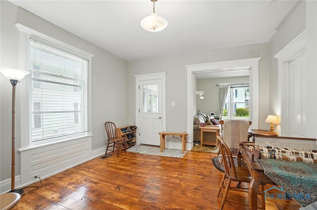 418 S Grove St, Bowling Green, OH 43402 - foyer featuring hardwood / wood-style floors and baseboards