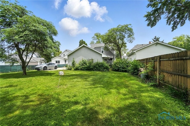 418 S Grove St, Bowling Green, OH 43402 - view of yard