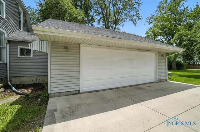 418 S Grove St, Bowling Green, OH 43402 - view of garage