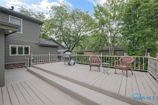7040 Country Creek Rd, Maumee, OH 43537 - deck with area for grilling
