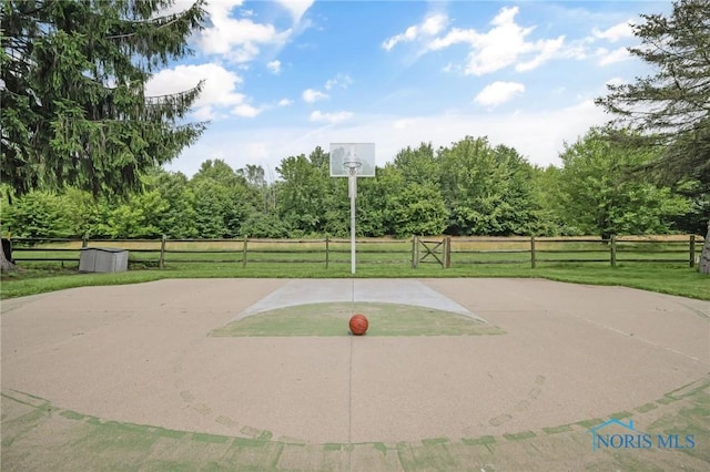 7040 Country Creek Rd, Maumee, OH 43537 - view of property's community