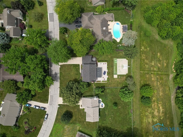 7040 Country Creek Rd, Maumee, OH 43537 - drone / aerial view of a pool area