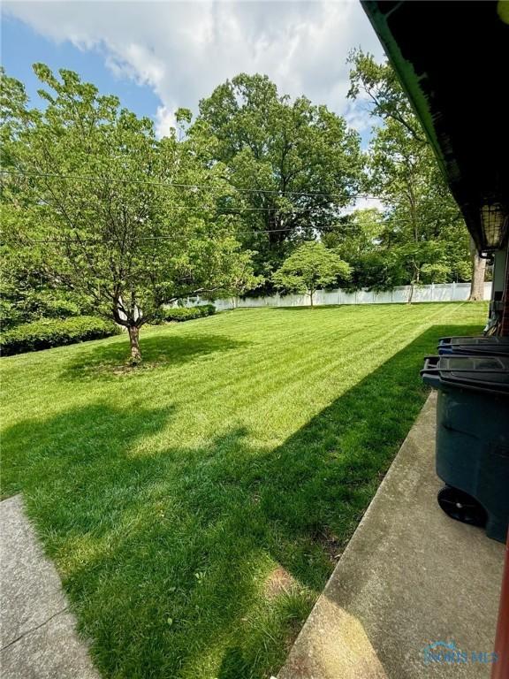2132 Burroughs Dr, Toledo, OH 43614 - photo 35