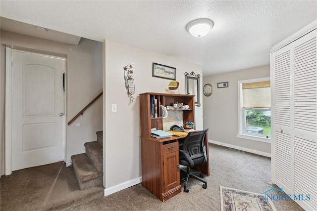 422 Eben Ave, Findlay, OH 45840 - office space with light colored carpet and a textured ceiling