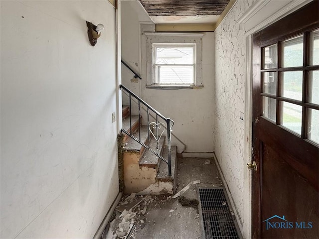 1534 Indiana Ave, Toledo, OH 43607 - view of stairs
