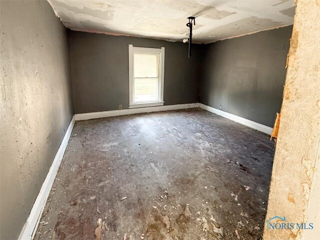 1534 Indiana Ave, Toledo, OH 43607 - empty room with baseboards