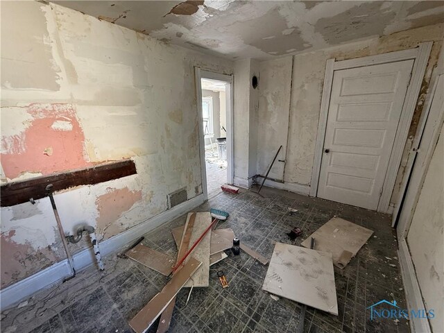 1534 Indiana Ave, Toledo, OH 43607 - view of spare room