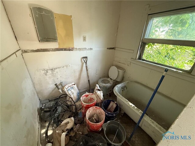 1534 Indiana Ave, Toledo, OH 43607 - bathroom featuring a freestanding bath
