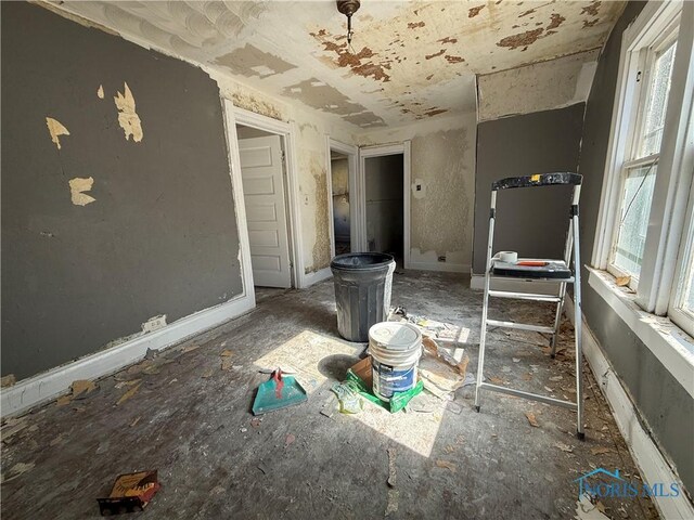 1534 Indiana Ave, Toledo, OH 43607 - view of unfurnished living room