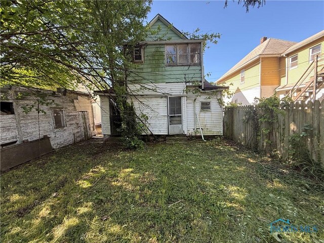 1534 Indiana Ave, Toledo, OH 43607 - rear view of property