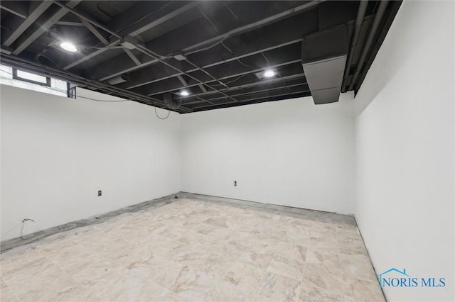 7106 Country Creek Rd, Maumee, OH 43537 - view of below grade area