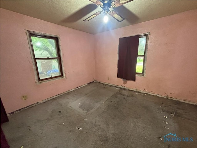 6913 Brint Rd, Sylvania, OH 43560 - unfurnished room featuring ceiling fan