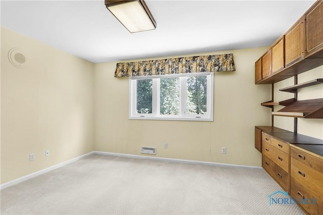 3998 W Bancroft St, Ottawa Hills, OH 43606 - interior space with light carpet and baseboards