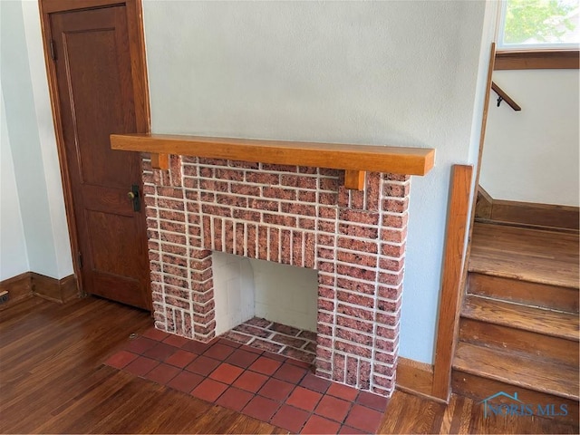4033 Eastway St, Toledo, OH 43612 - detailed view of wood finished floors and baseboards