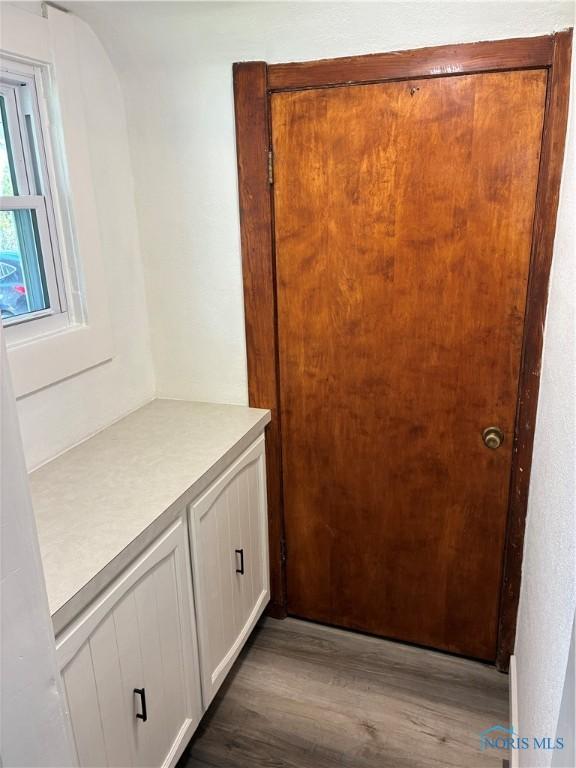 4033 Eastway St, Toledo, OH 43612 - entryway with wood finished floors