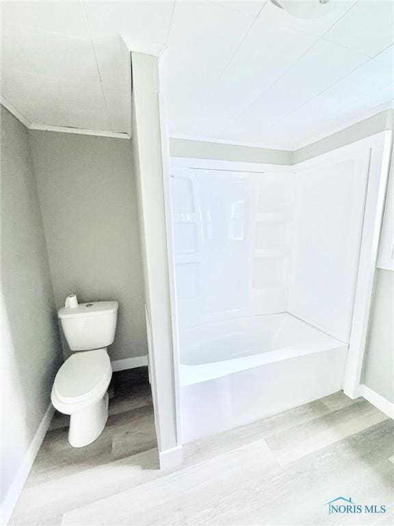 127 W Maumee Ave, Napoleon, OH 43545 - full bath with wood finished floors and washtub / shower combination