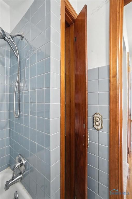 2632 117th St, Toledo, OH 43611 - full bathroom with shower / tub combination