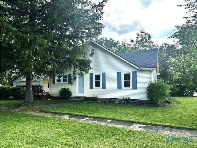 101 S Madison St, Antwerp, OH 45813 - view of front of house with a shingled roof and a front lawn