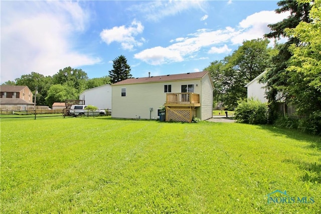 6182 Old Farm Ct, Toledo, OH 43612 - rear view of house with a wooden deck