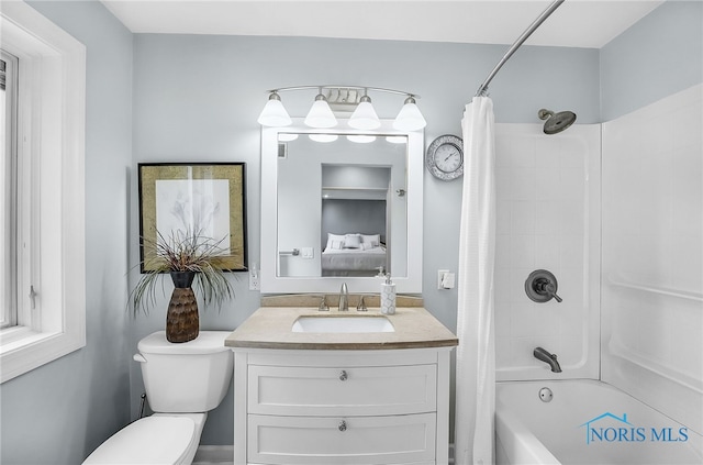 772 Fairway Ln, Wauseon, OH 43567 - ensuite bathroom with shower / bathtub combination with curtain and vanity