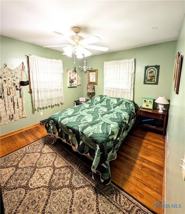 328 W Prentiss Ave, Findlay, OH 45840 - bedroom featuring wood finished floors and a ceiling fan