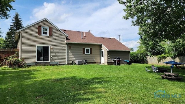 403 W Chestnut St, Wauseon, OH 43567 - rear view of house