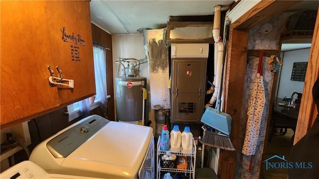 403 W Chestnut St, Wauseon, OH 43567 - laundry area with washer / clothes dryer, water heater, and heating unit