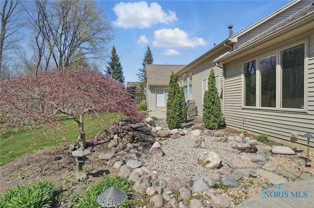 3862 Ravine Hollow Ct, Maumee, OH 43537 - view of yard