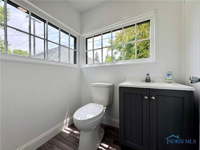 716 Davidson St, Defiance, OH 43512 - bathroom with vanity and wood finished floors