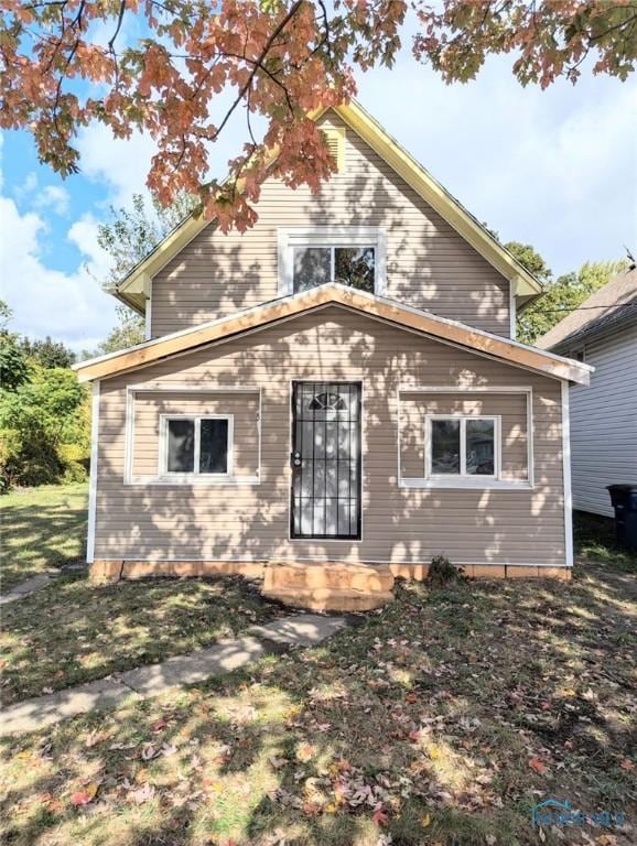 1817 Ridgewood Ave, Toledo, OH 43608 - view of front of home