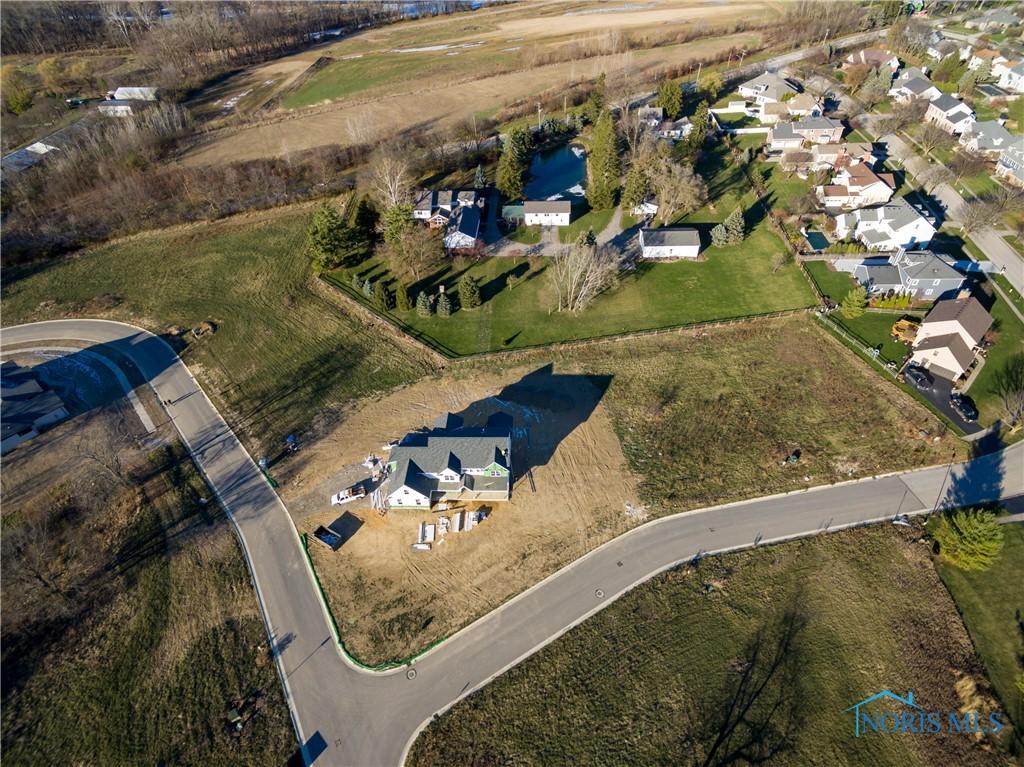 26755 Riverford Dr, Perrysburg, OH 43551