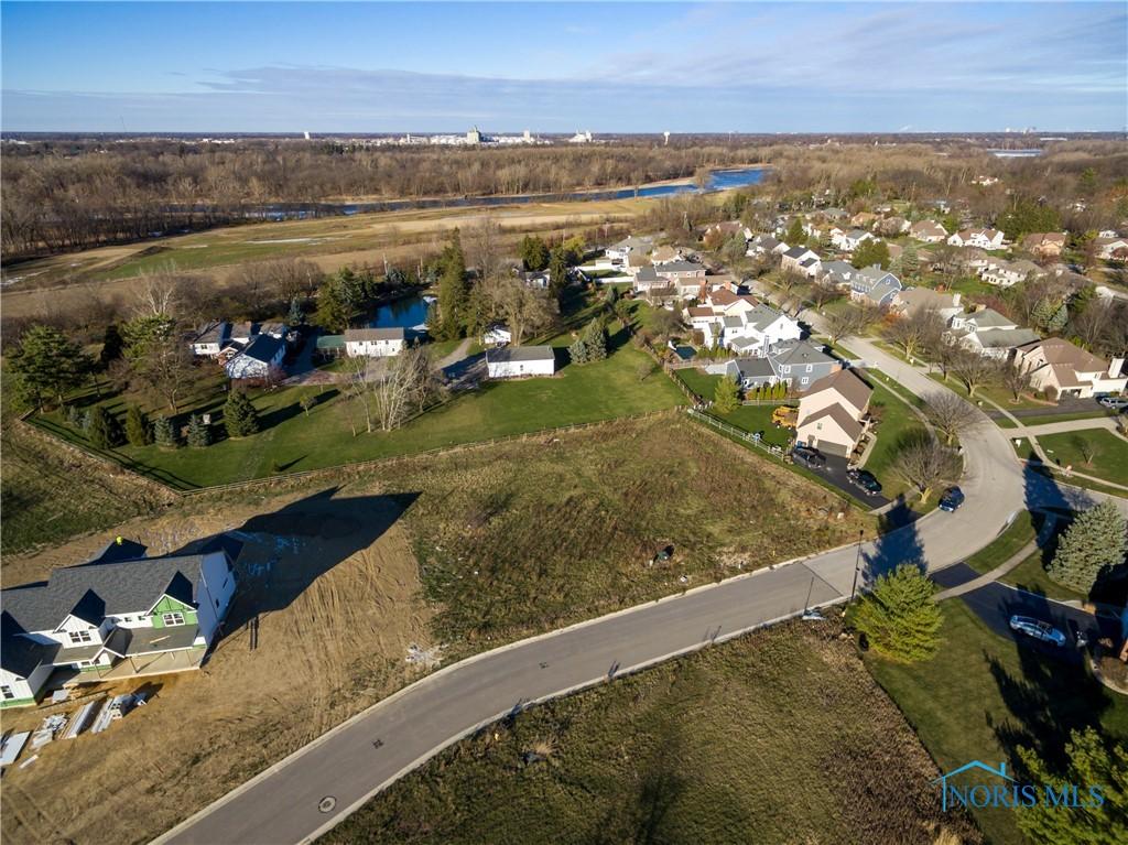 26755 Riverford Dr, Perrysburg, OH 43551
