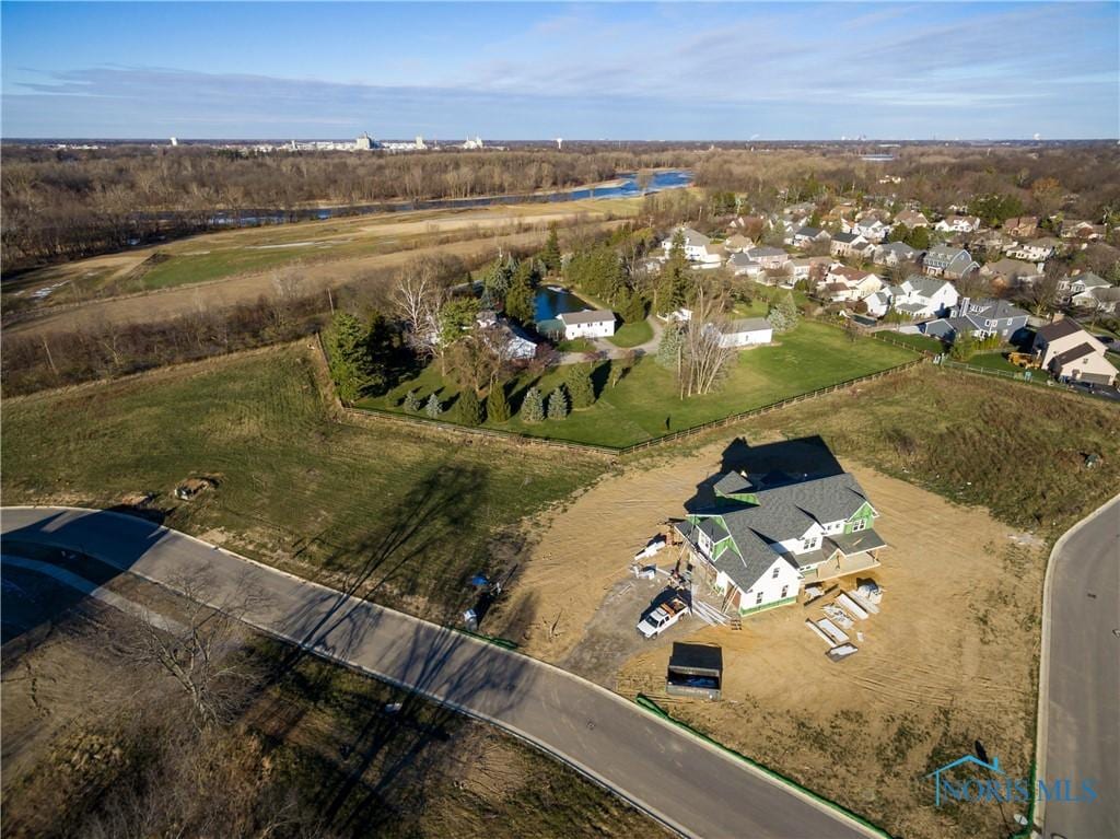 422 Delaware Dr, Perrysburg, OH 43551