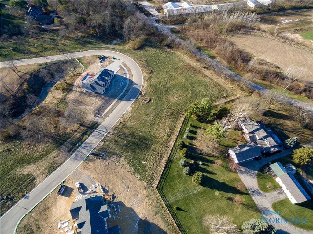 414 Delaware Dr, Perrysburg, OH 43551