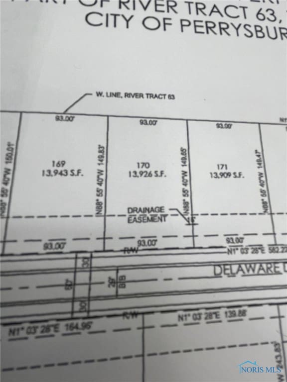 470 Delaware Dr, Perrysburg, OH 43551