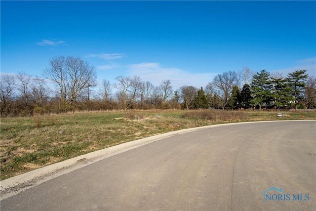 494 Delaware Dr, Perrysburg, OH 43551