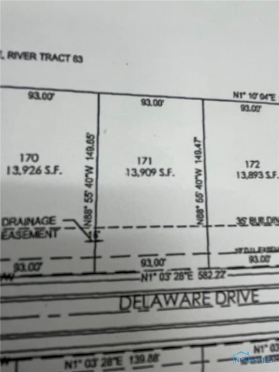 486 Delaware Dr, Perrysburg, OH 43551
