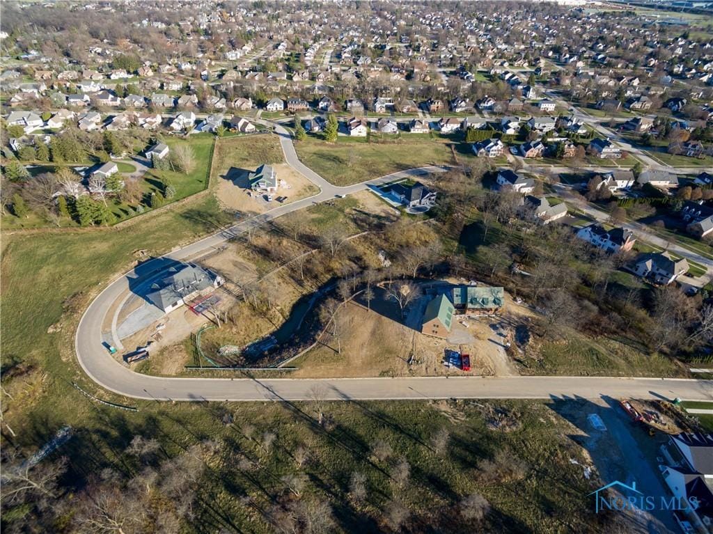 486 Delaware Dr, Perrysburg, OH 43551