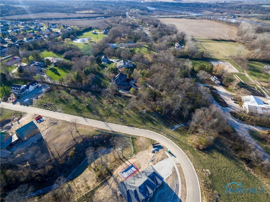 486 Delaware Dr, Perrysburg, OH 43551